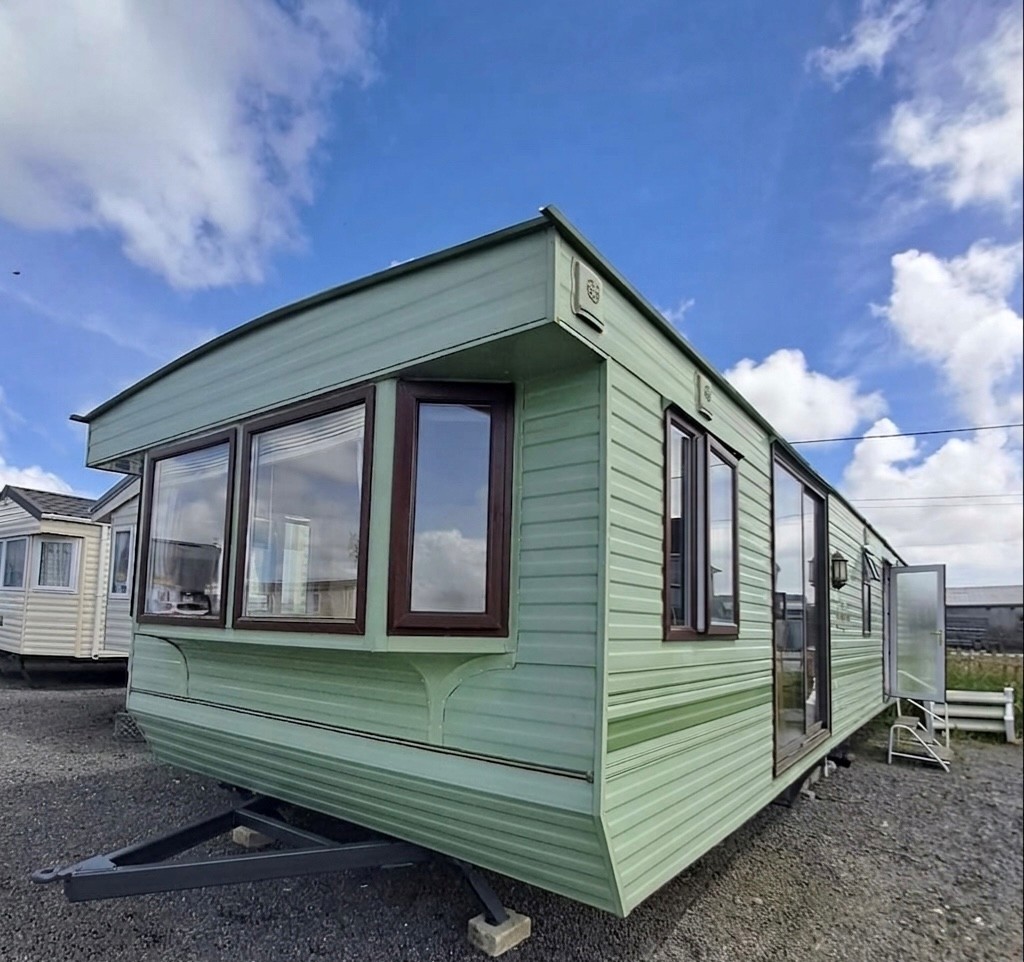 WILLERBY LYNDHURST ' LAKELAND CLASSIC ' 37 X 12  For Sale Thumb