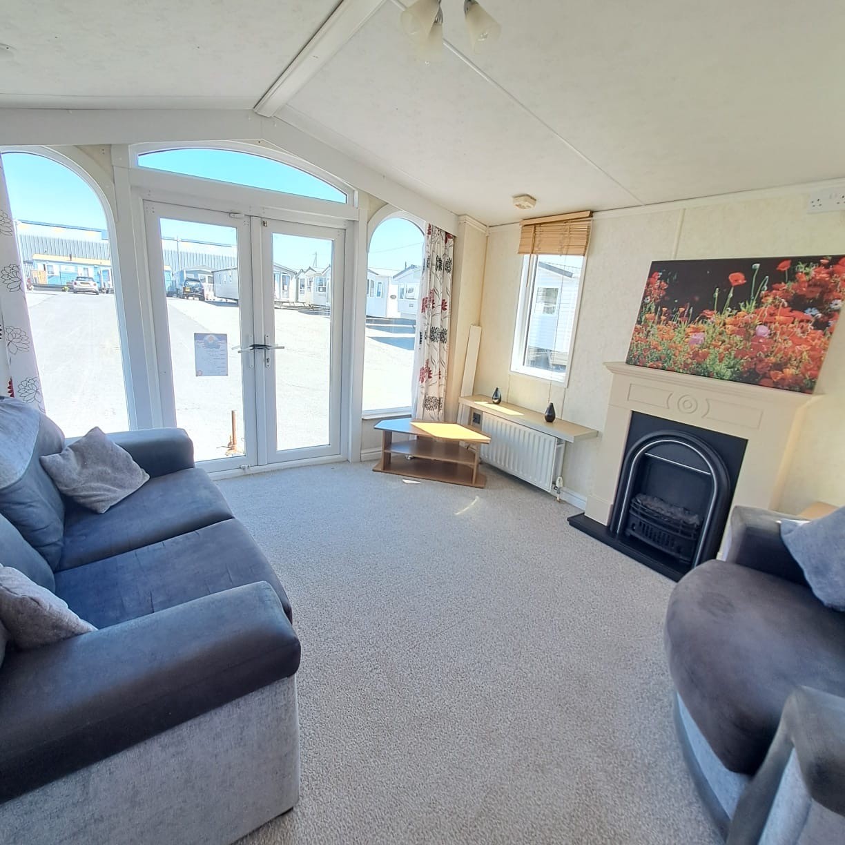 WILLERBY VOGUE 38 X 12 WITH 3 BEDROOMS INCLUDING DOUBLE GLAZING & CENTRAL HEATING - WASHING MACHINE - 2 TOILETS For Sale Thumb