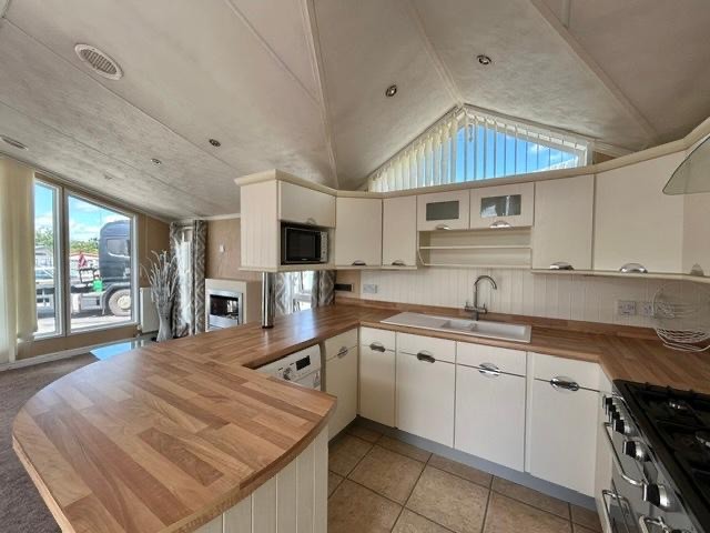 WILLERBY NEW HAMPSHIRE LODGE For Sale Thumb
