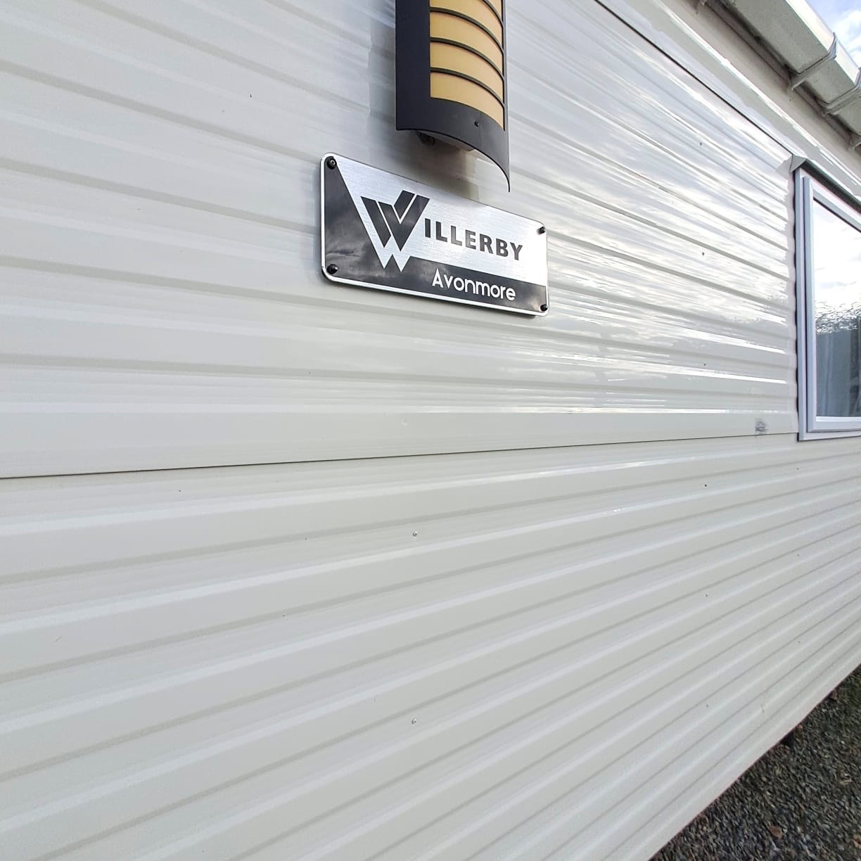 WILLERBY AVONMORE SUPER 38 X 12 WITH 3 BEDROOMS, FULL WINTER SPEC WITH DOUBLE GLAZING & CENTRAL HEATING For Sale Thumb