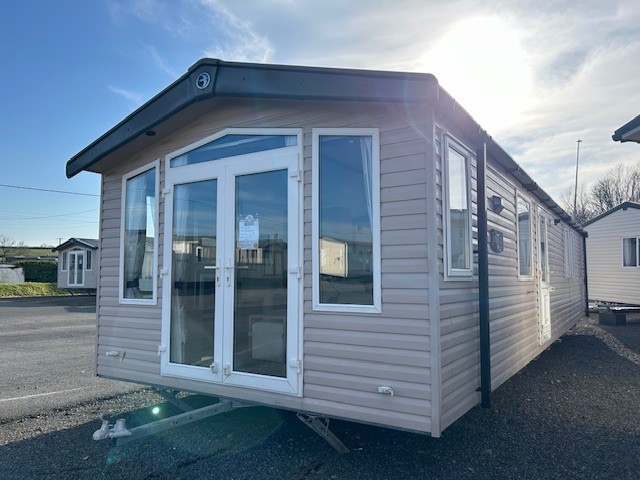 SWIFT BORDEAUX EXCLUSIVE 40 X 12 WITH 3 BEDROOMS, FULL WINTER PACK INCLUDED, PATIO DOORS, HUGE MASTER BEDROOM, 2 BATHROOMS For Sale Thumb