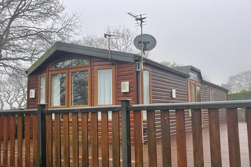 WOODLAND LODGE Willerby Vogue 42 x 13 2 bedroom 2012 model with DG CH and galvanised chassis