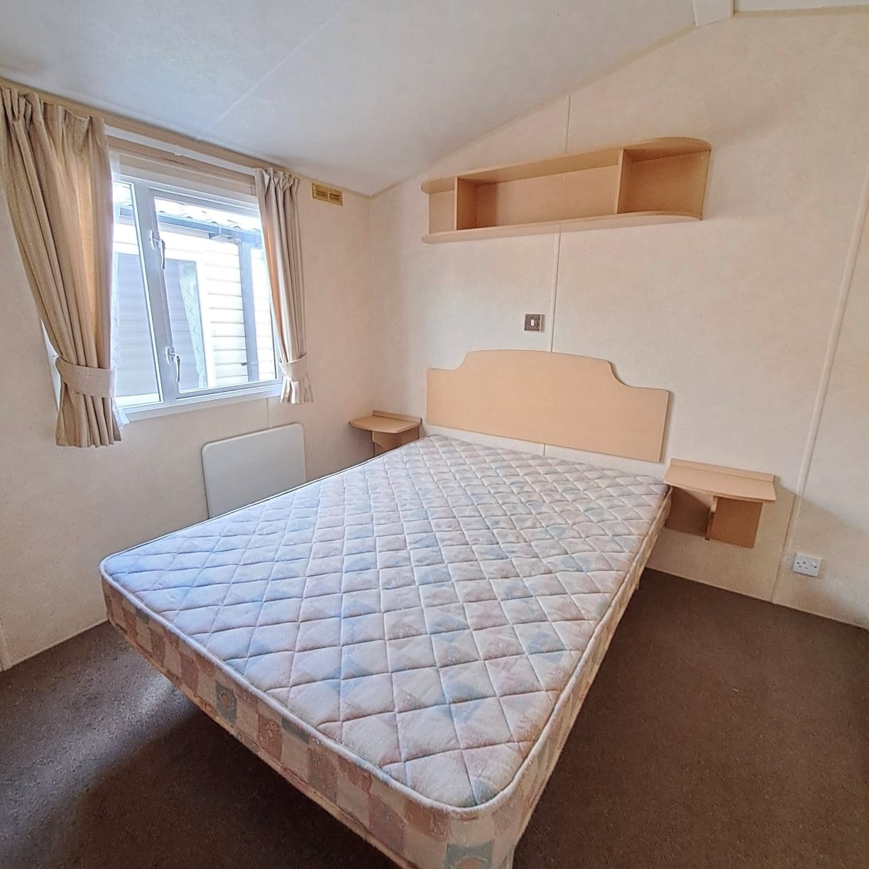 BK BLUEBIRD CALYPSO SUPER 35 X 12 WITH 2 BEDROOMS, DOUBLE GLAZING, ELECTRIC HEATING, PITCH ROOF For Sale Thumb