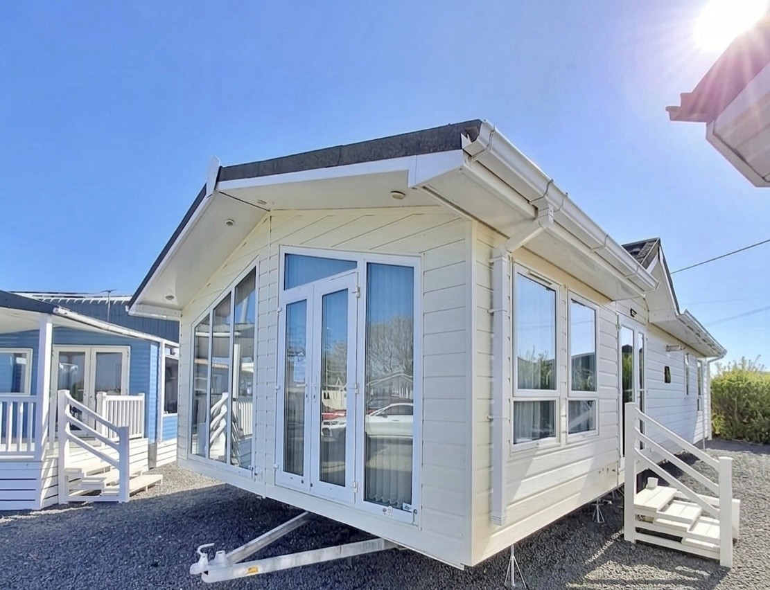 COSALT WITH A BATH - LODGE... COSALT MONACO DUO 40 X 16 WITH 2 BEDROOMS, TWIN AXLE GALVANISED CHASSIS, FRONT OPENING DOUBLE DOORS, RESIDENTIAL SPEC For Sale Thumb