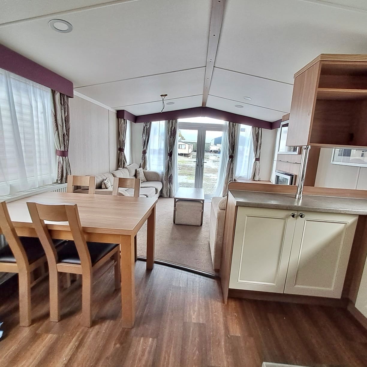 SWIFT BORDEAUX EXCLUSIVE 40 X 12 WITH 3 BEDROOMS, FULL WINTER PACK INCLUDED, PATIO DOORS, HUGE MASTER BEDROOM, 2 BATHROOMS For Sale Thumb