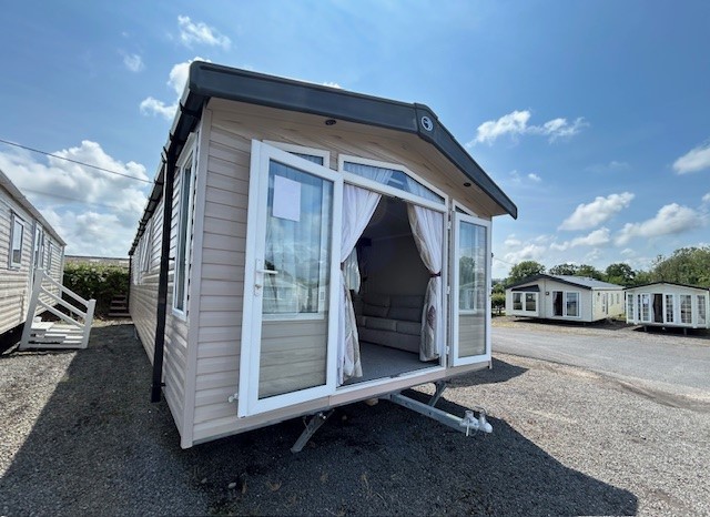 SWIFT BORDEAUX ESCAPE - 40 X 12 WITH 3 BEDROOMS - DOUBLE GLAZING, CENTRAL HEATING RADIATORS & A GALVANISED CHASSIS For Sale Thumb