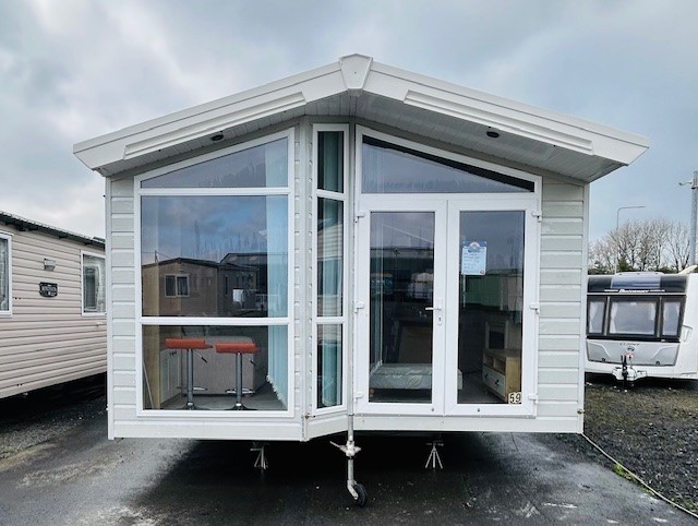 WILLERBY WOW 2 BEDROOMS - A WILLERBY VOGUE LODGE 42 X 14 WITH INCREDIBLE BEDROOMS, BATH, SHOWER, FULL WINTER PACK, GALVANISED CHASSIS, STUNNING... For Sale Thumb
