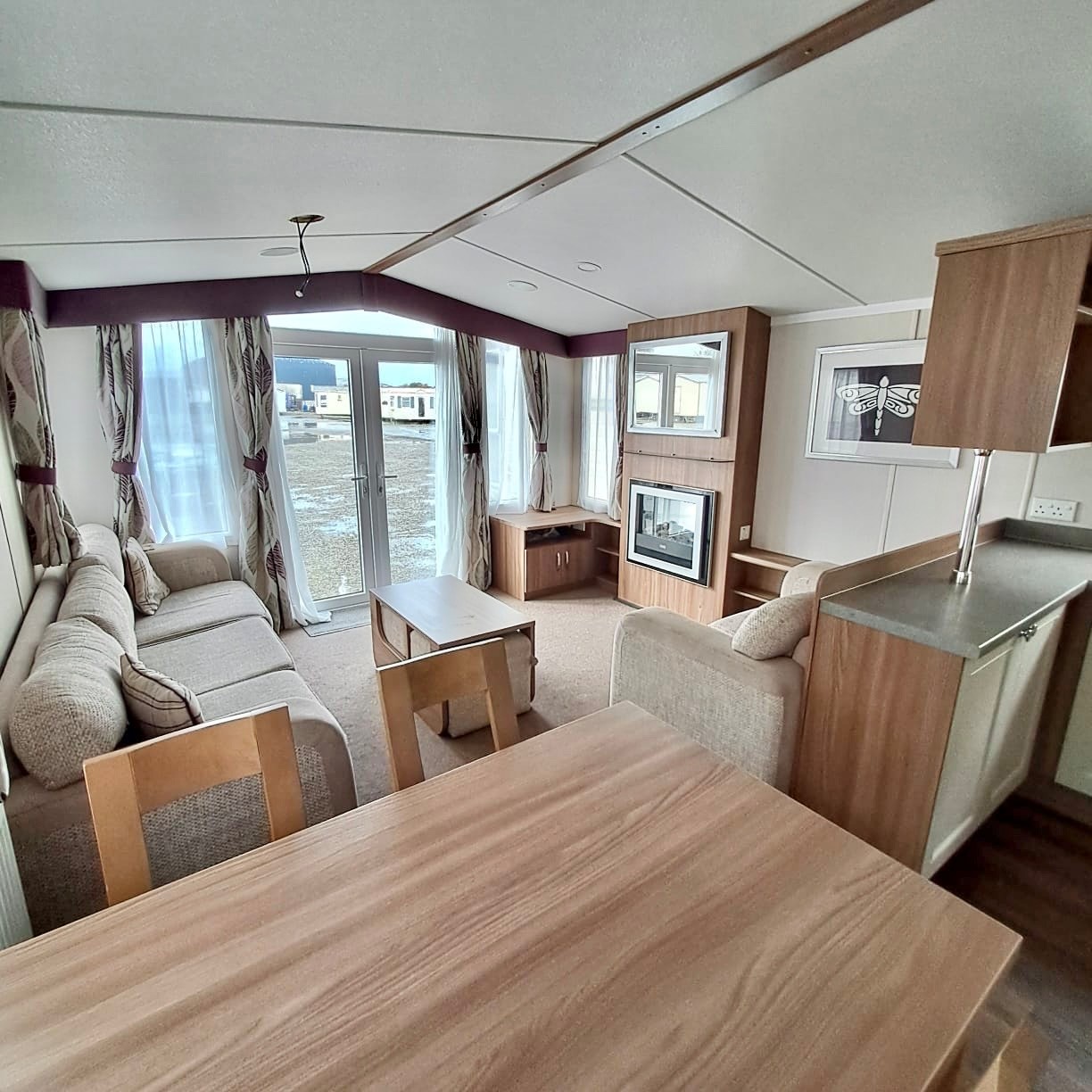 SWIFT BORDEAUX EXCLUSIVE 40 X 12 WITH 3 BEDROOMS, FULL WINTER PACK INCLUDED, PATIO DOORS, HUGE MASTER BEDROOM, 2 BATHROOMS For Sale Thumb