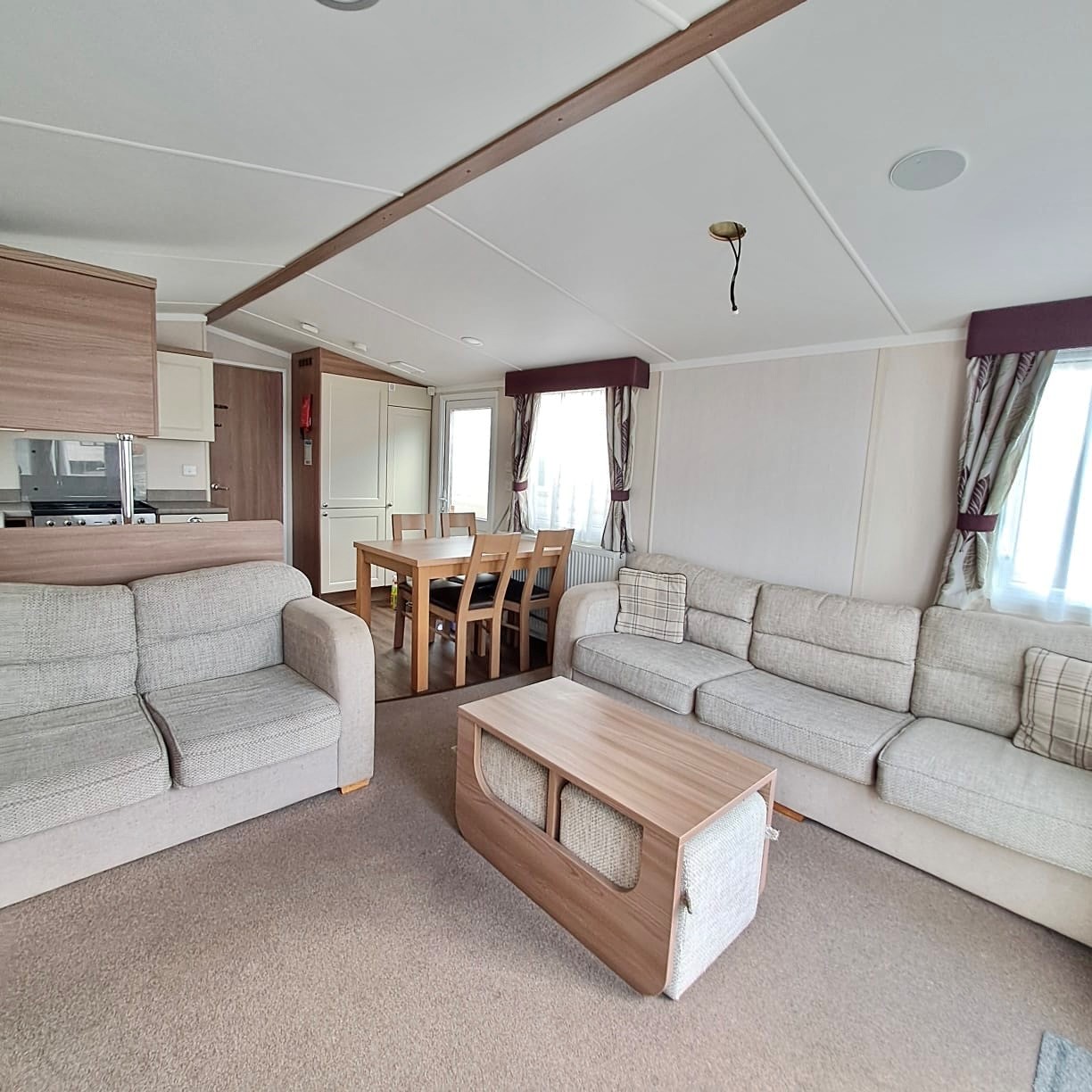 SWIFT BORDEAUX EXCLUSIVE 40 X 12 WITH 3 BEDROOMS, FULL WINTER PACK INCLUDED, PATIO DOORS, HUGE MASTER BEDROOM, 2 BATHROOMS For Sale Thumb