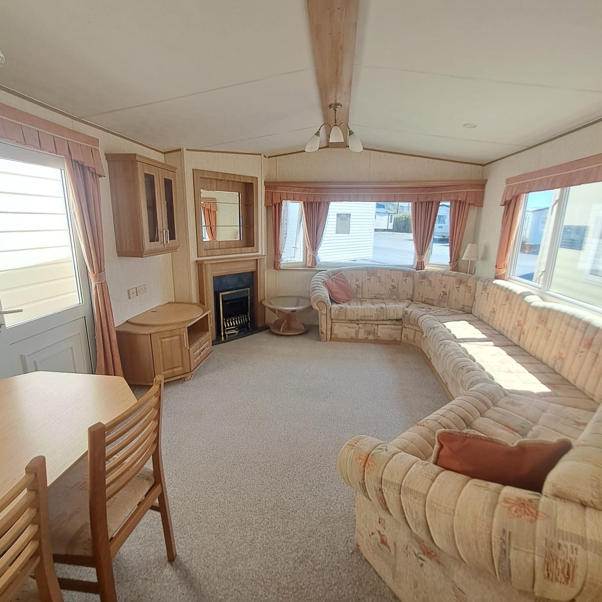 WILLERBY BERMUDA 35 X 12 WITH 2 BEDROOMS, 2 BATHROOMS, DOUBLE GLAZING & CENTRAL HEATING WITH BACK BAY WINDOW For Sale Thumb