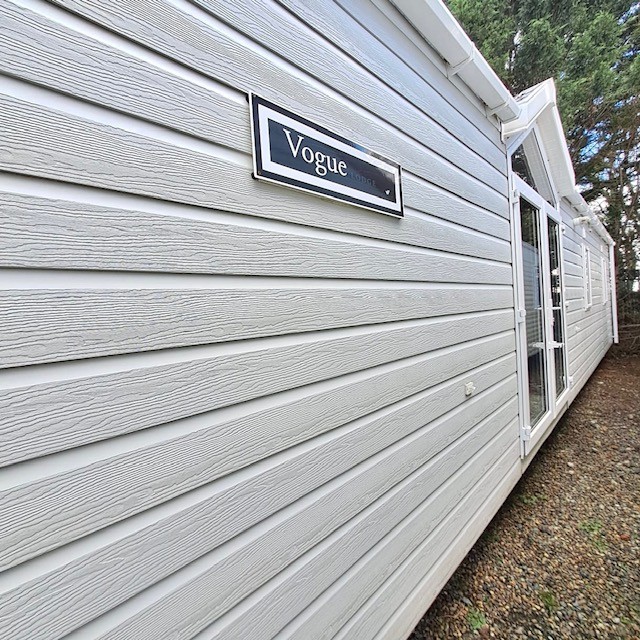 WILLERBY WOW A VOGUE LODGE WITH 2 BEDROOMS - 42 X 14 WITH INCREDIBLE BEDROOMS, BATH, SHOWER, FULL WINTER PACK, GALVANISED CHASSIS, STUNNING... For Sale Thumb