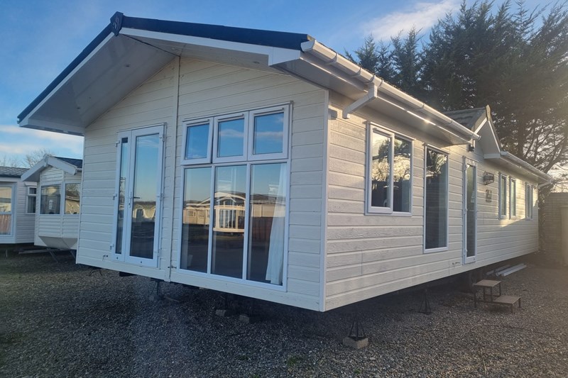 VICTORY LODGE VICTORY VERSAILLES LUXURY 3 BEDROOM LODGE FULLY FURNISHED WITH WASHING MACHINE, 2 BATHROOMS & GALVANISED CHASSIS For Sale Thumb