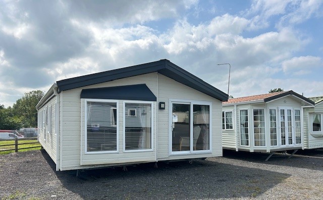 WILLERBY LODGE TWIN UNIT 3 BEDROOMS - WILLERBY BOSTON LODGE 40 X 20 - DOUBLE GLAZING CENTRAL HEATING AND GALVANISED CHASSIS For Sale Thumb