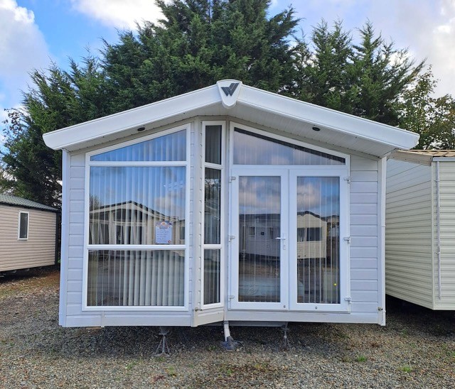 WILLERBY WOW A VOGUE LODGE WITH 2 BEDROOMS - 42 X 14 WITH INCREDIBLE BEDROOMS, BATH, SHOWER, FULL WINTER PACK, GALVANISED CHASSIS, STUNNING... For Sale Thumb