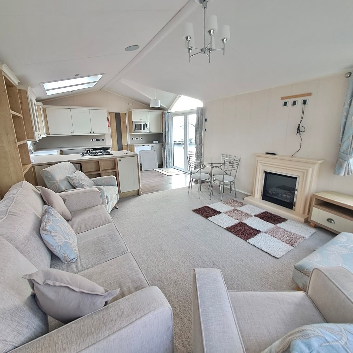 WILLERBY WOW A VOGUE LODGE WITH 2 BEDROOMS - 42 X 14 WITH INCREDIBLE BEDROOMS, BATH, SHOWER, FULL WINTER PACK, GALVANISED CHASSIS, STUNNING... For Sale Thumb