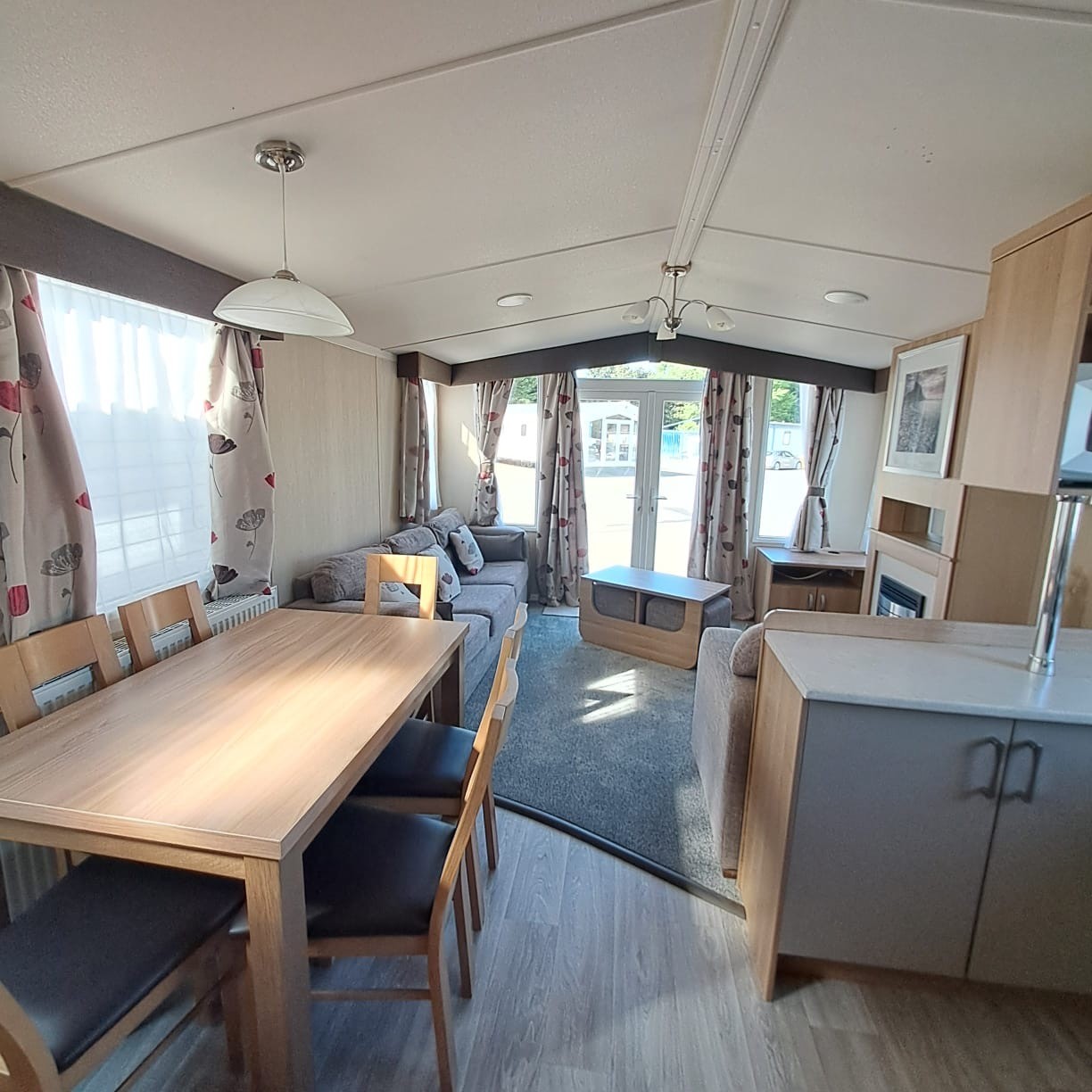 SWIFT 40 X 12 SWIFT BORDEAUX EXCLUSIVE WITH 3 BEDROOMS FULL WINTER PACK INCLUDED - IMMACULATE CONDITION - HUGE FAMILY STATIC For Sale Thumb