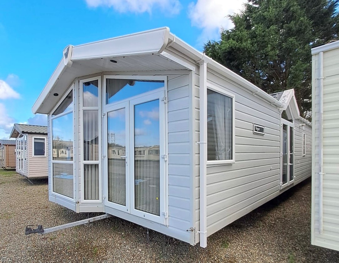 WILLERBY WOW A VOGUE LODGE WITH 2 BEDROOMS - 42 X 14 WITH INCREDIBLE BEDROOMS, BATH, SHOWER, FULL WINTER PACK, GALVANISED CHASSIS, STUNNING... For Sale Thumb