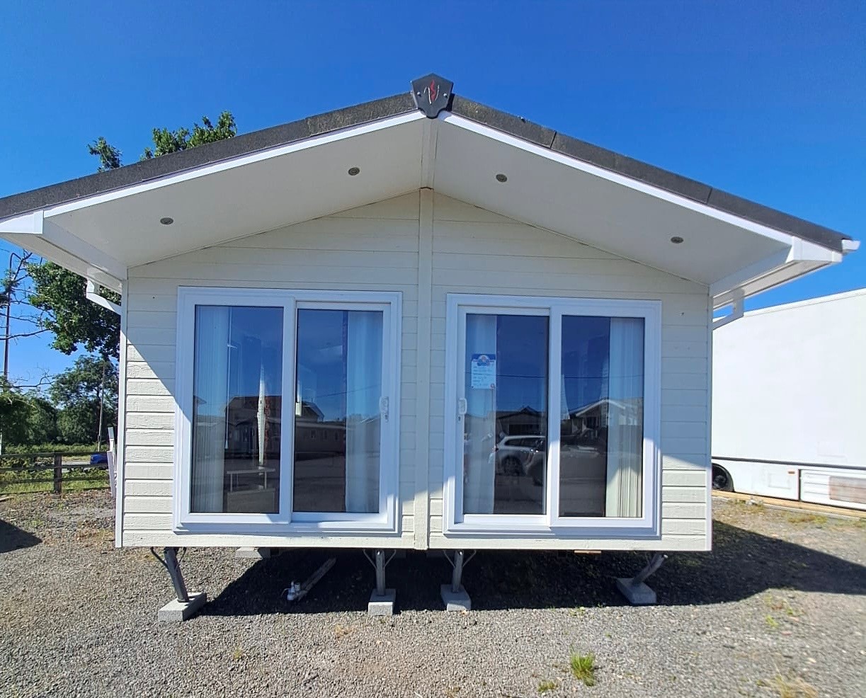 VICTORY LODGE - VERSAILLES TWIN LODGE - 40 X 16 WITH 3 BEDROOMS - FULLY FURNISHED 2 SHOWERS 2 TOILETS FULL SPEC  For Sale Thumb