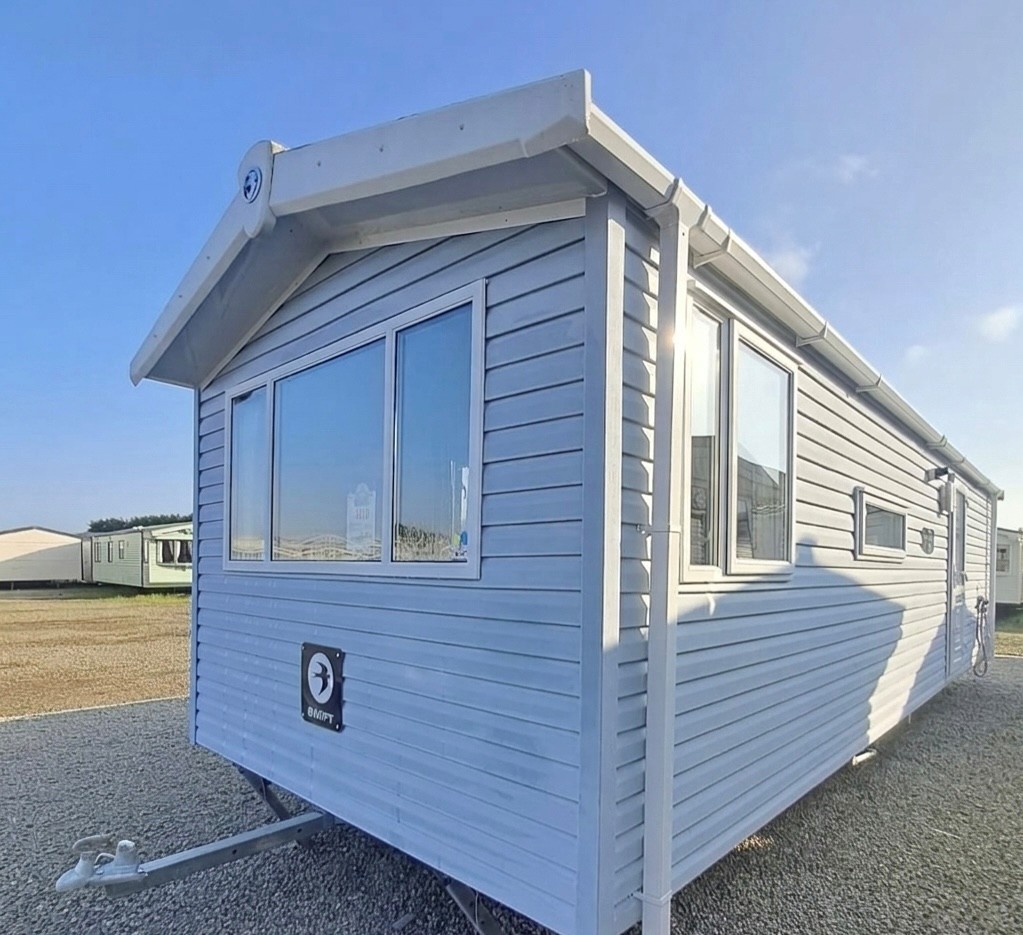 SWIFT 28 X 10 TRADING POST WITH 2 BEDROOMS, DOUBLE GLAZING & CENTRAL HEATING - IDEAL FOR THOSE WITH ACCESS OR SINGLE LANE  For Sale Thumb
