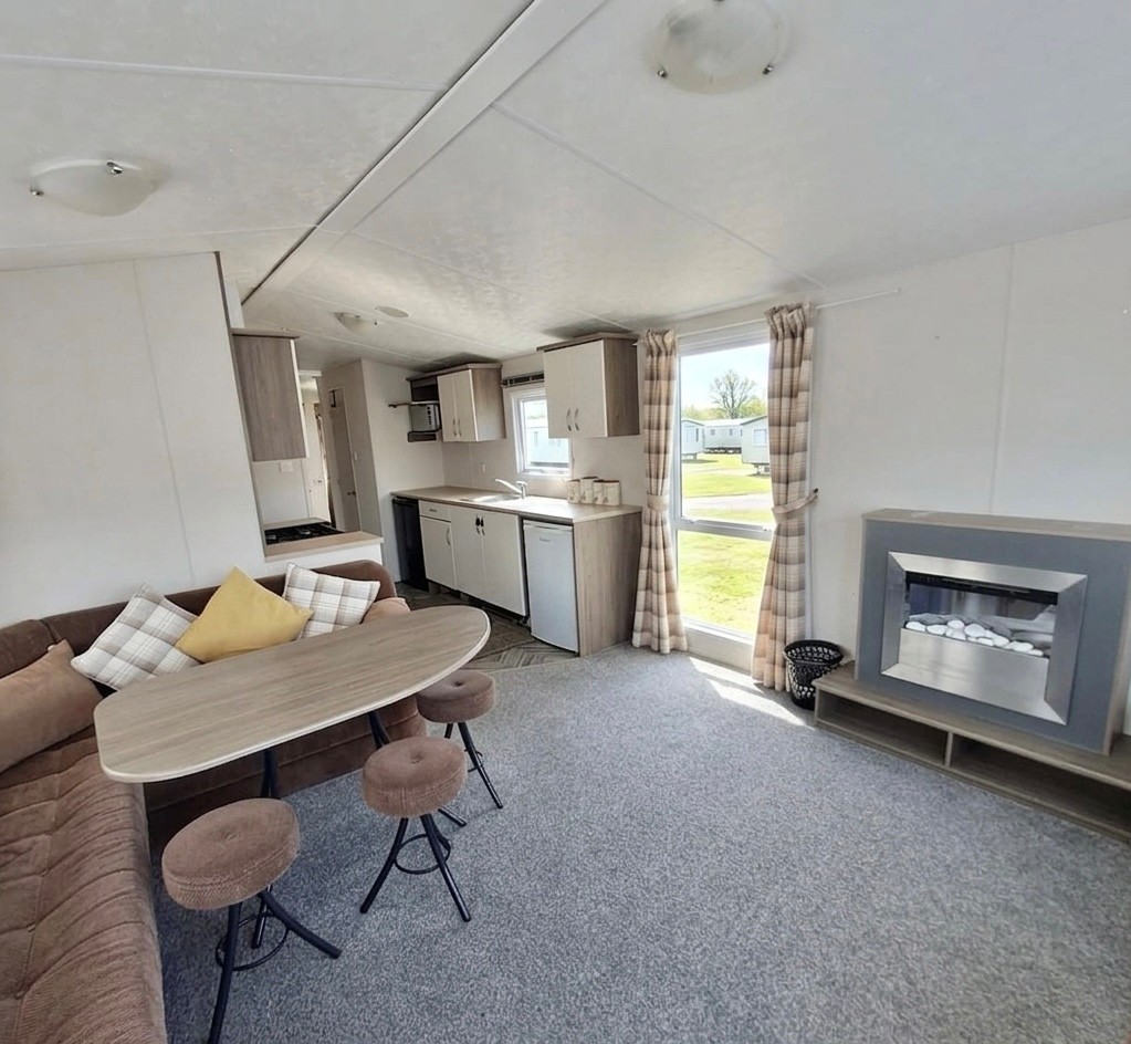DELTA BROMLEY DELUXE 39 X 12 - 4 BEDROOMS For Sale Thumb