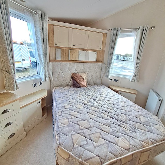 WILLERBY WOW A VOGUE LODGE WITH 2 BEDROOMS - 42 X 14 WITH INCREDIBLE BEDROOMS, BATH, SHOWER, FULL WINTER PACK, GALVANISED CHASSIS, STUNNING... For Sale Thumb